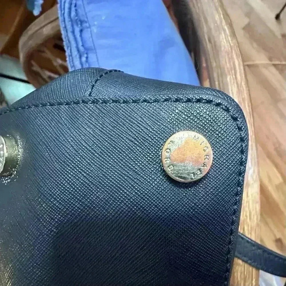 MICHAEL KORS CINDY BLACK SAFFIANO LARGE SATCHEL DOME ESSENTIAL BAG - Picture 5 of 7